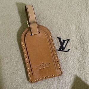 Lv luggage tag